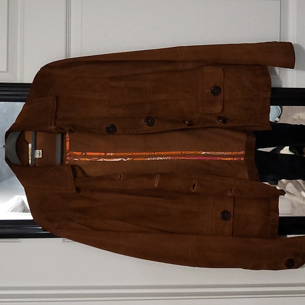Jackets - Picture 3 of 5